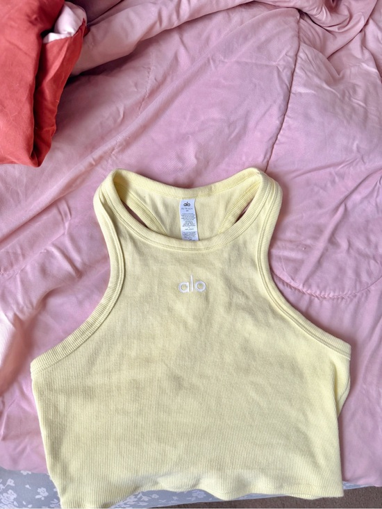 ALO Yoga Tops - ALO Yoga Ribbed Cropped Tank - Sunshine